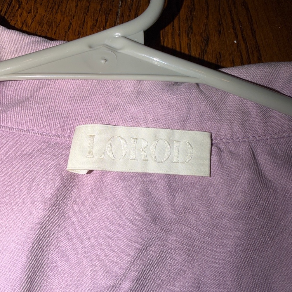 100% Silk LAROD Lavender Short-Sleeve Button-Up Shirt Size Small - Picture 3 of 5